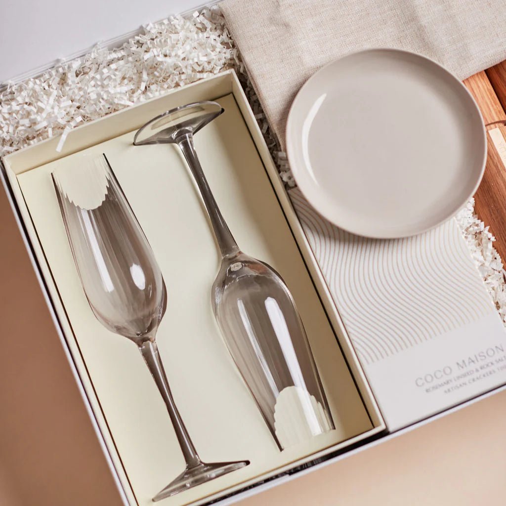 A'Lua Grandeur - We Wander